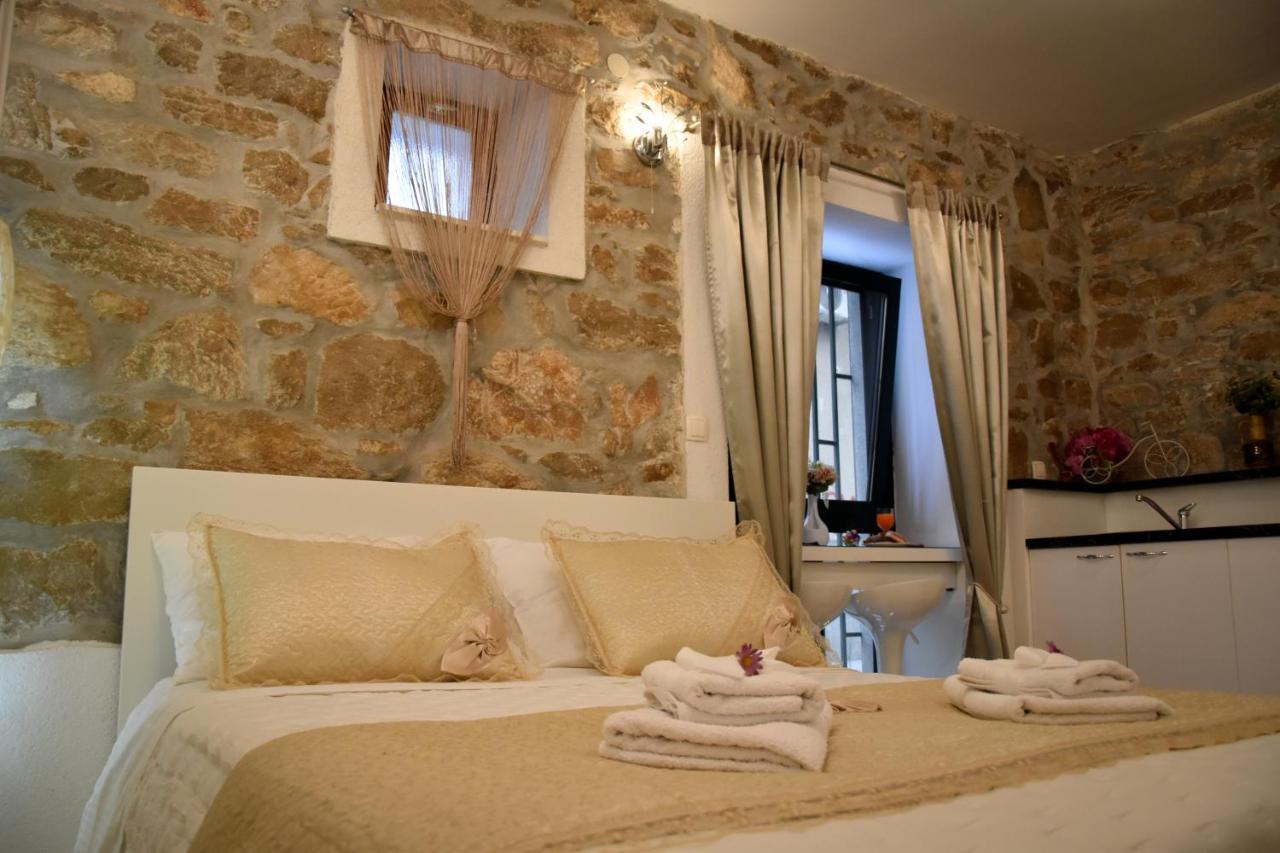 Apartments Bepina- 5 Mins From The Center Split Zewnętrze zdjęcie