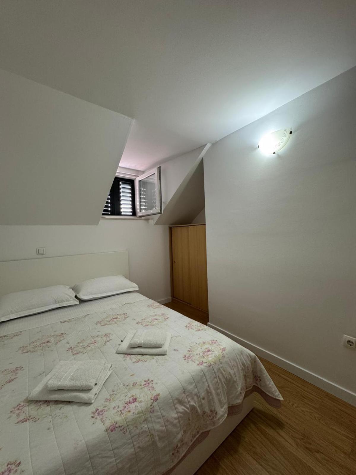 Apartments Bepina- 5 Mins From The Center Split Zewnętrze zdjęcie