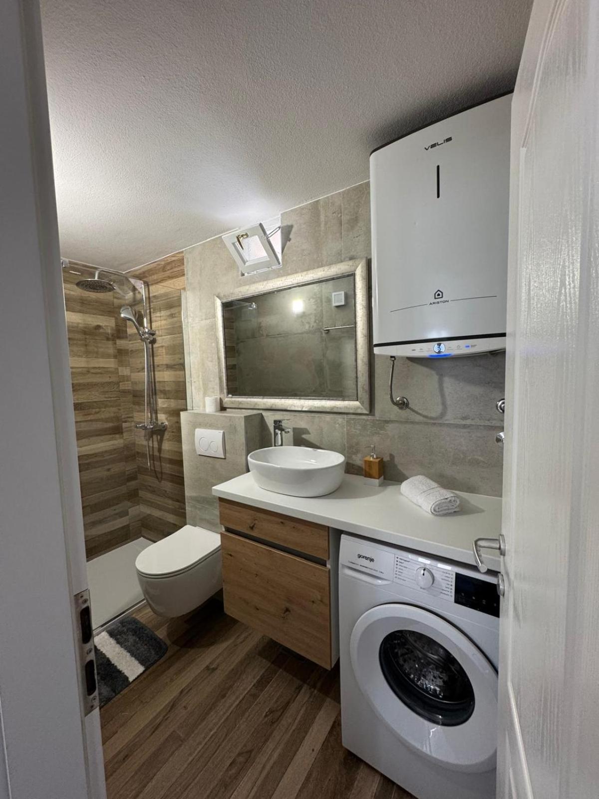 Apartments Bepina- 5 Mins From The Center Split Zewnętrze zdjęcie