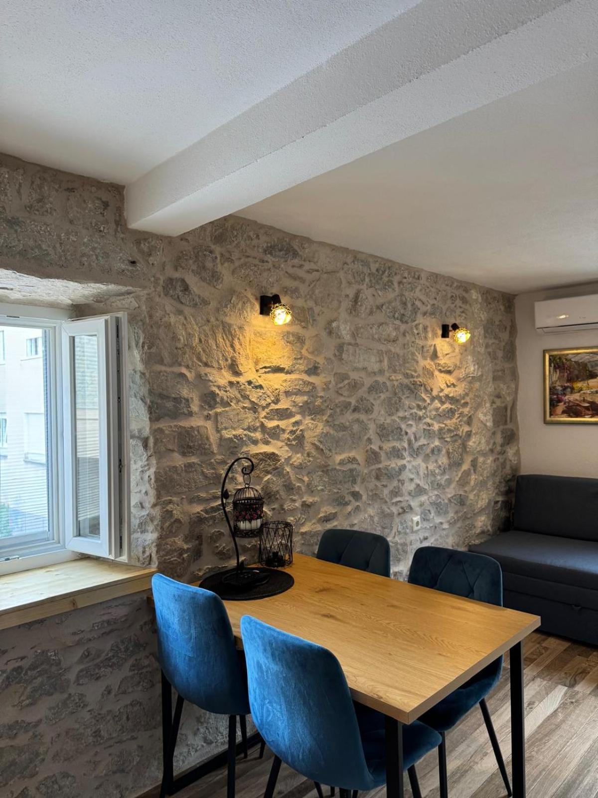 Apartments Bepina- 5 Mins From The Center Split Zewnętrze zdjęcie