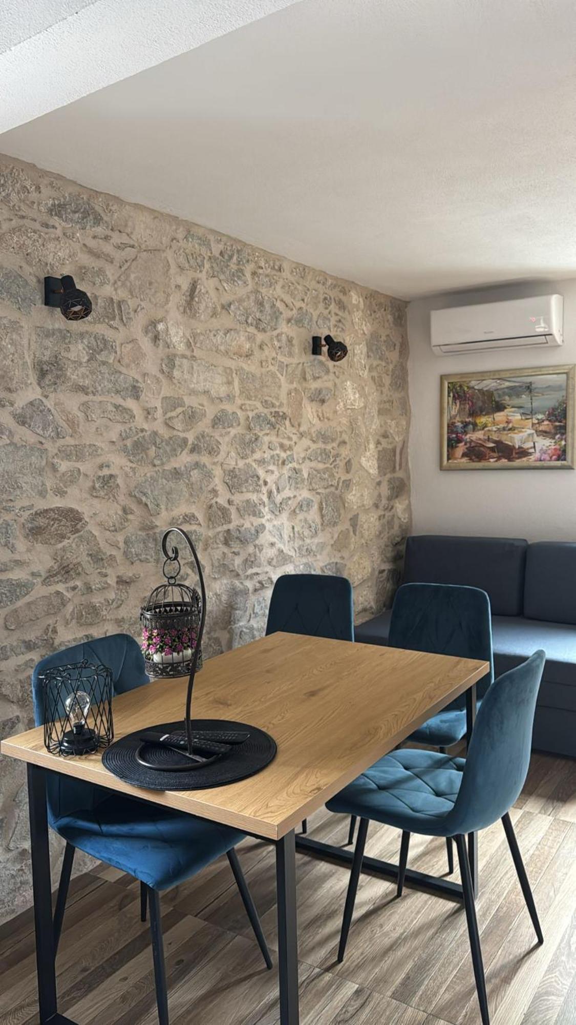 Apartments Bepina- 5 Mins From The Center Split Zewnętrze zdjęcie